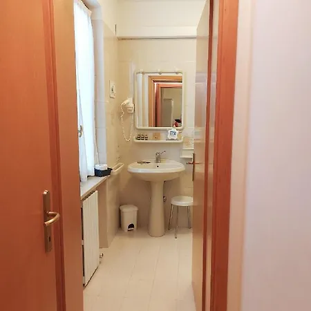 Valbella Отель